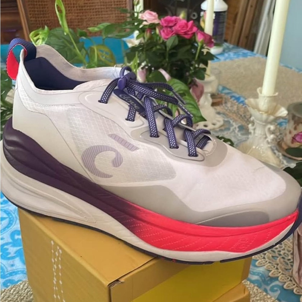 Clove nurse shoes